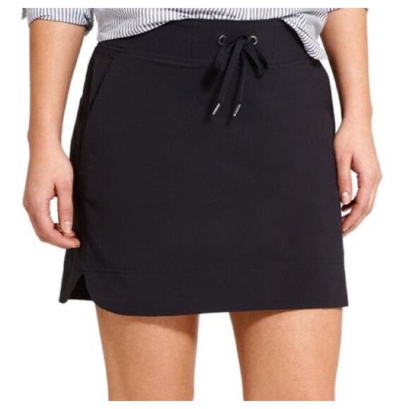 Athlete Dresses & Skirts - Athleta Black Athletic Skort sz  6  Workout Tennis Golf Skirt w/ Shorts Pockets
